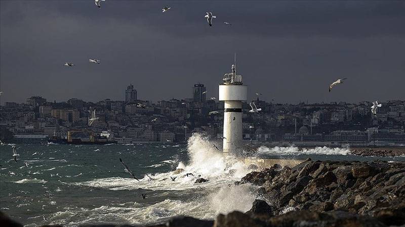 İstanbul ve Ankara Valiliği’nden peş peşe açıklama: Kuvvetli rüzgar ve fırtına geliyor